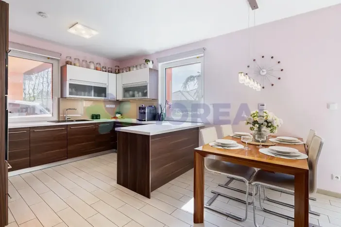 Prodej rodinného domu, Strančice, V Zátiší, 202 m2