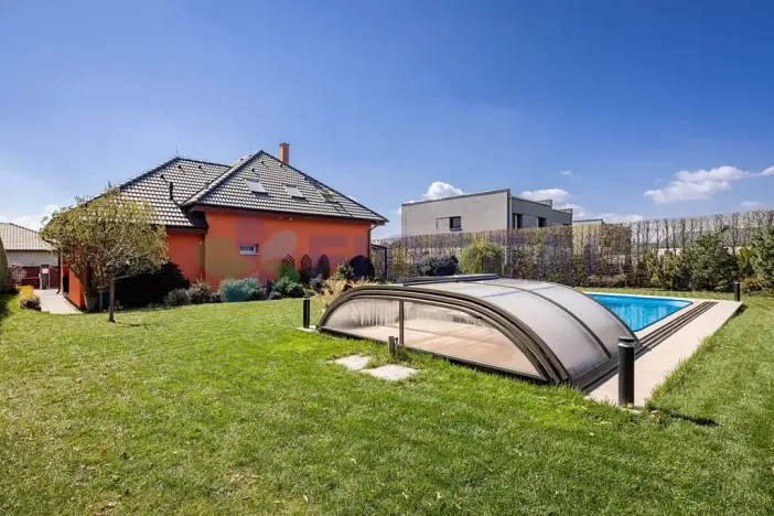 Prodej rodinného domu, Strančice, V Zátiší, 202 m2