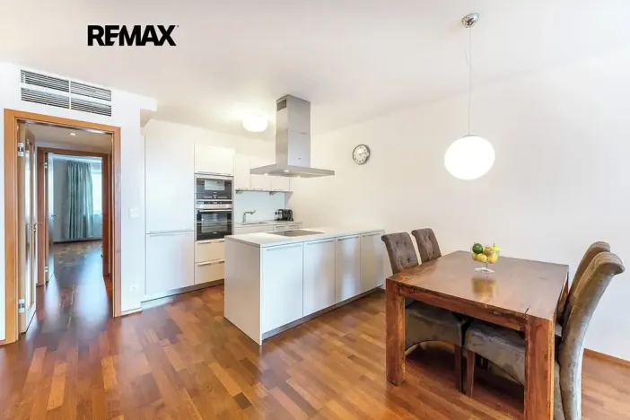 Pronájem bytu 3+kk, Praha - Žižkov, Ke kapslovně, 107 m2