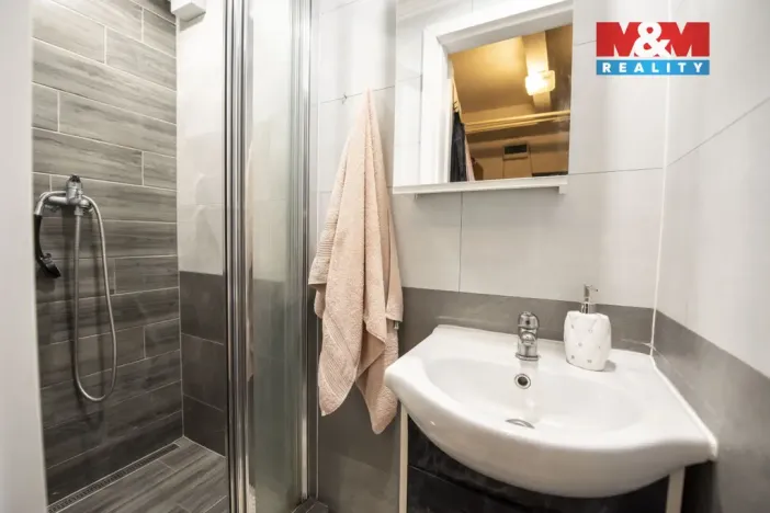 Pronájem bytu 1+1, Hradec Králové, Střelecká, 31 m2