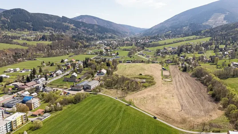 Prodej komerčního pozemku, Ostravice, 18904 m2