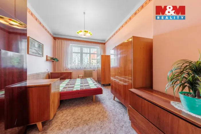 Prodej bytu 2+1, Karlovy Vary - Stará Role, Závodu míru, 59 m2