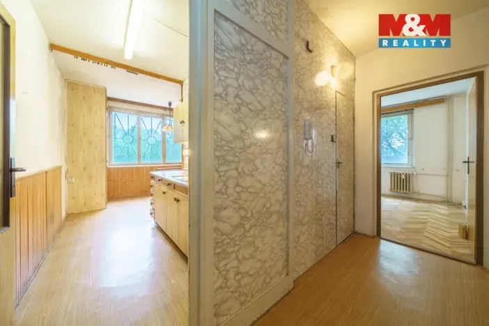 Prodej bytu 3+1, Karlovy Vary - Stará Role, Fibichova, 66 m2