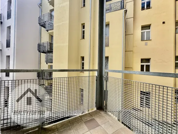 Pronájem bytu 1+kk, Praha - Smíchov, Mozartova, 44 m2