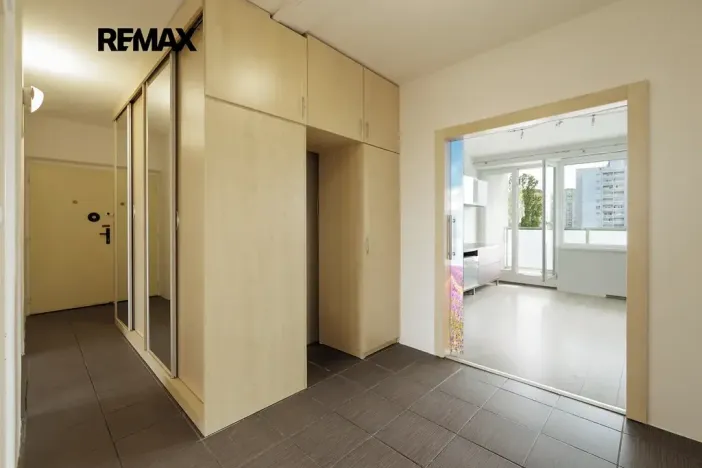 Prodej bytu 3+1, Praha - Letňany, Místecká, 68 m2