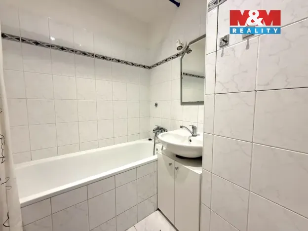 Pronájem bytu 2+kk, Praha - Kobylisy, Třeboradická, 40 m2