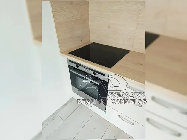 Pronájem bytu 1+kk, České Budějovice, Na Zlaté stoce, 31 m2