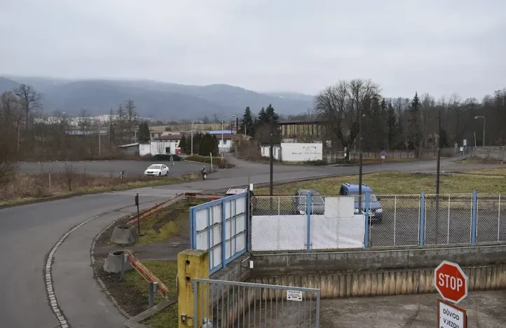 Pronájem kanceláře, Chlumec, U Dálnice, 42 m2