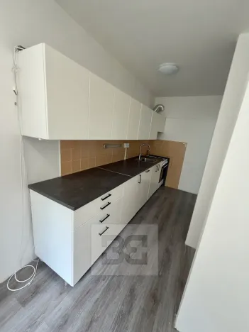 Pronájem bytu 3+1, Praha - Hlubočepy, Prosluněná, 74 m2