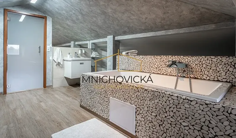 Prodej rodinného domu, Praha - Kolovraty, V Tehovičkách, 521 m2