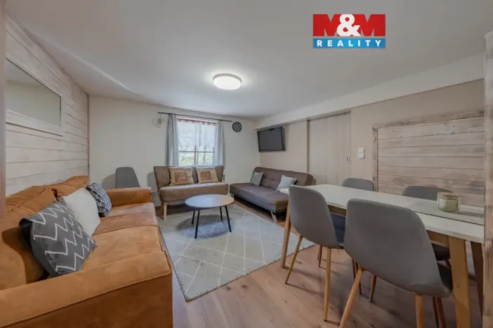 Prodej rodinného domu, Velké Karlovice, 180 m2