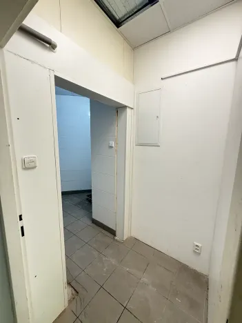 Pronájem obchodního prostoru, Praha - Josefov, Kaprova, 28 m2