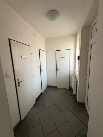 Pronájem skladu, Praha - Horní Počernice, Náchodská, 634 m2