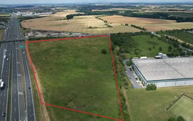 Pronájem komerčního pozemku, Praha, 800 m2