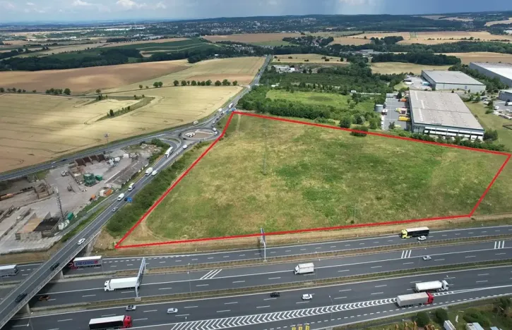 Pronájem komerčního pozemku, Praha, 1000 m2