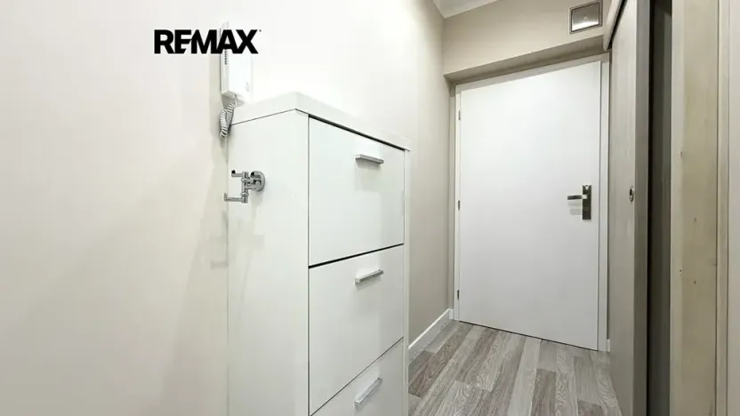 Pronájem bytu 2+kk, Praha - Kyje, Pelušková, 38 m2