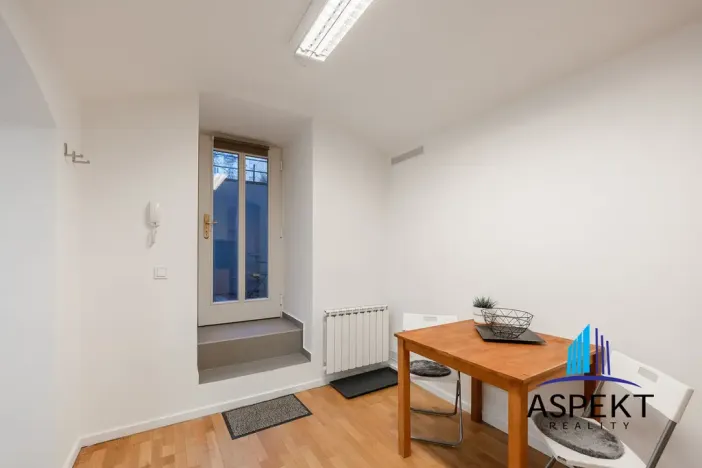 Pronájem bytu 1+kk, Praha - Žižkov, Ondříčkova, 32 m2