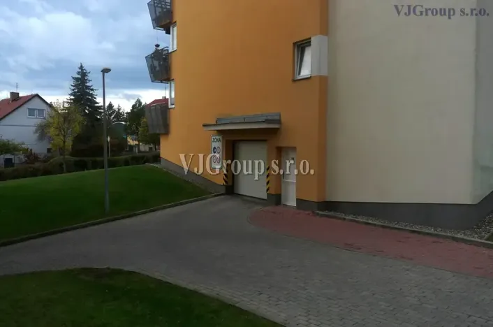 Pronájem garážového stání, Praha - Stodůlky, Harmonická, 15 m2