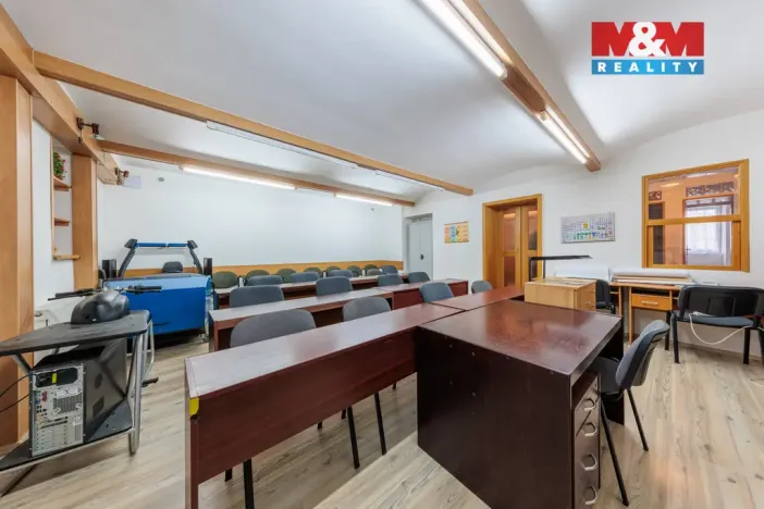 Prodej obchodního prostoru, Karlovy Vary, Moskevská, 57 m2