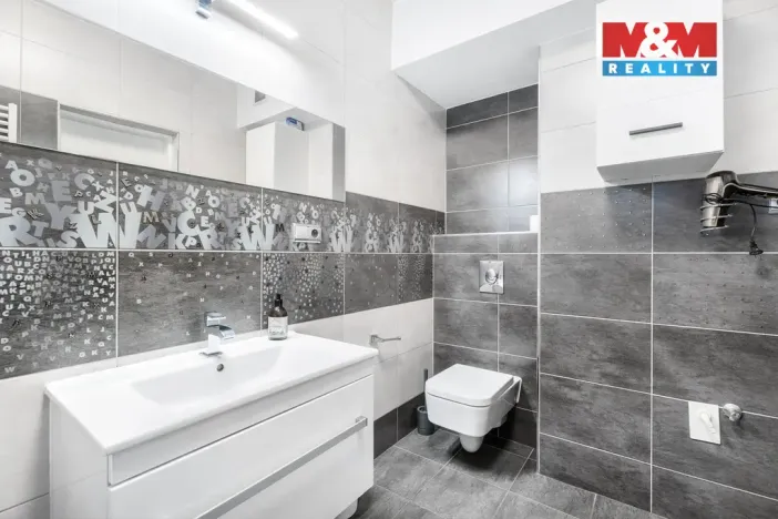 Prodej rodinného domu, Tanvald, Poštovní, 179 m2