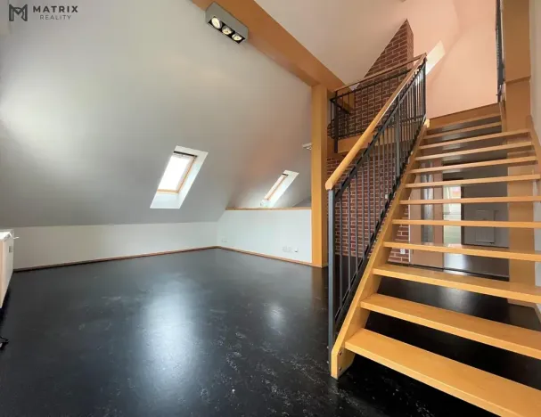 Pronájem kanceláře, Praha - Kobylisy, Zdibská, 127 m2