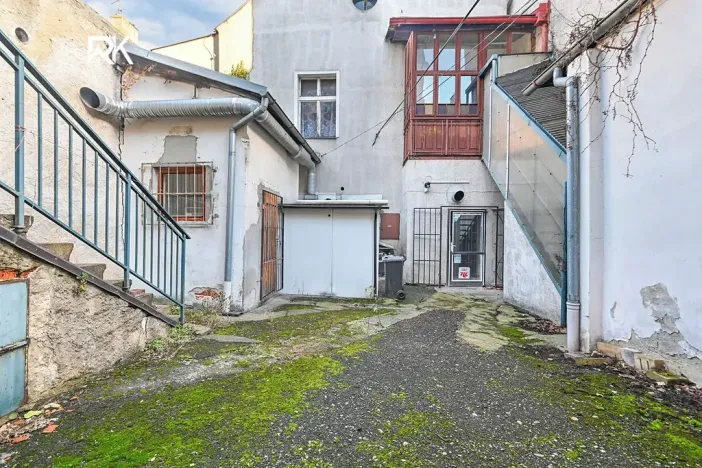 Prodej obchodního prostoru, Kolín, Pražská, 600 m2