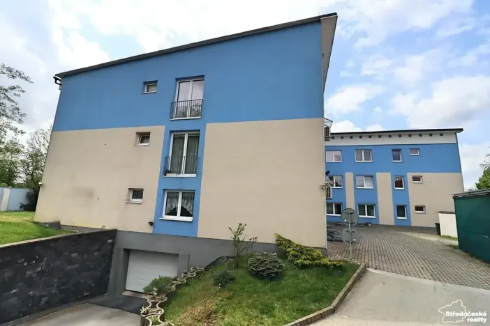 Pronájem bytu 1+kk, Praha - Újezd nad Lesy, Staroújezdská, 43 m2