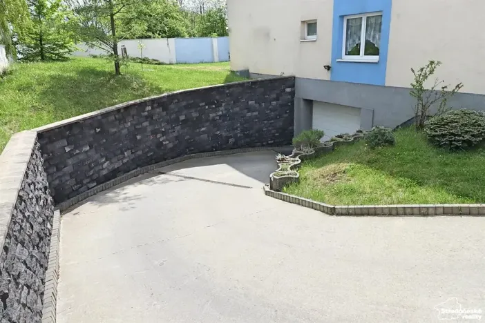 Pronájem bytu 1+kk, Praha - Újezd nad Lesy, Staroújezdská, 43 m2