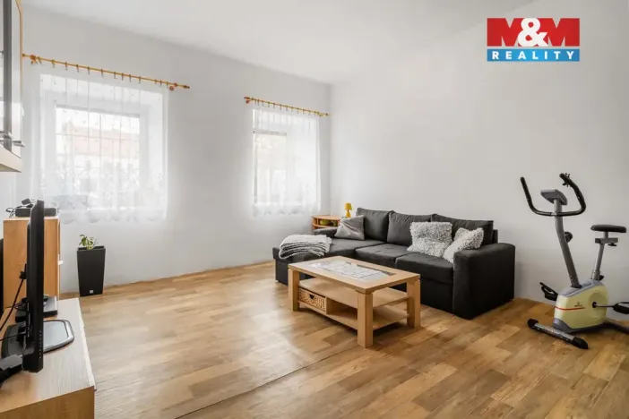 Prodej činžovního domu, Doksy, náměstí Republiky, 235 m2