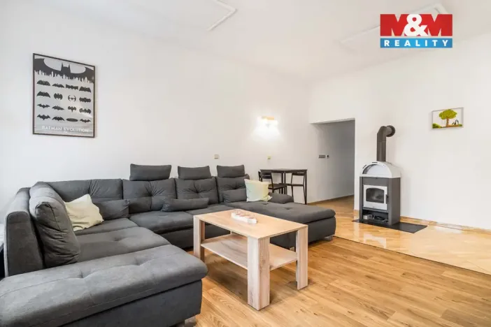 Prodej činžovního domu, Doksy, náměstí Republiky, 235 m2