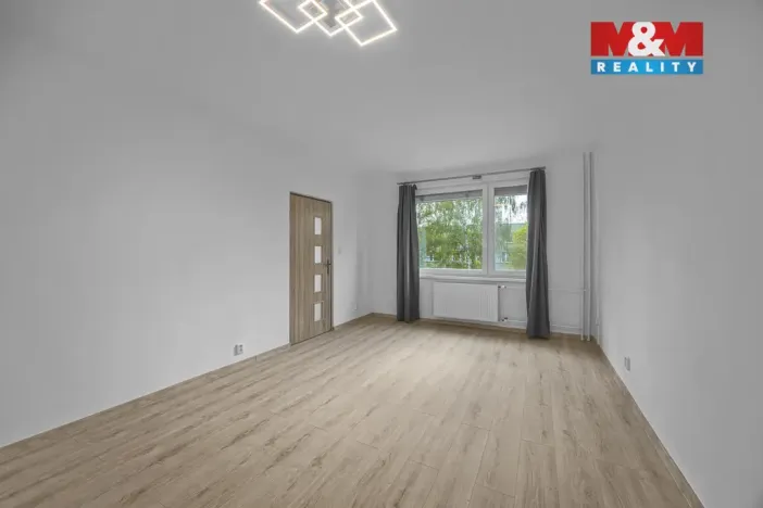 Pronájem bytu 2+1, Chvaletice, U Kulturního domu, 60 m2