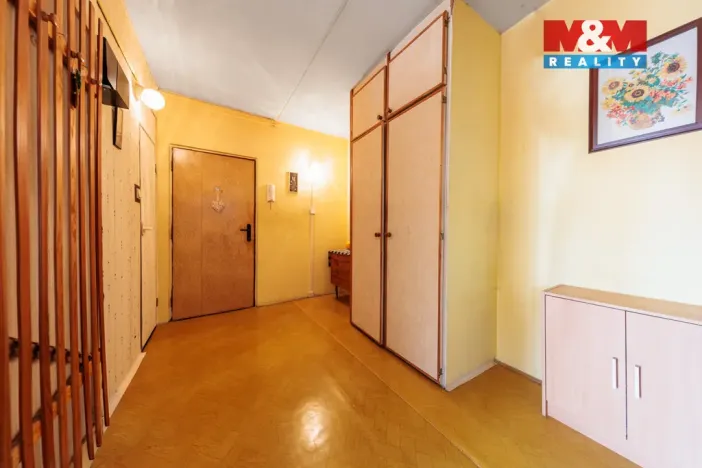 Prodej bytu 2+1, Karlovy Vary - Stará Role, Karlovarská, 61 m2