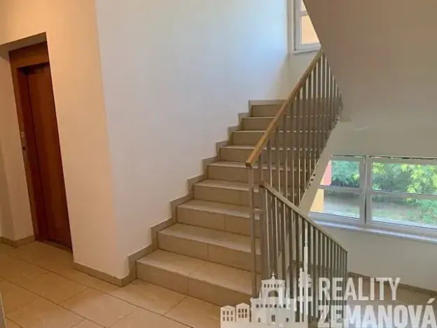 Pronájem bytu 1+kk, Praha - Michle, Hanusova, 38 m2