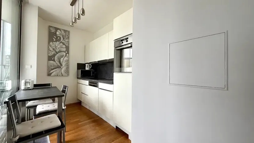 Pronájem bytu 1+kk, Praha, Malešická, 44 m2