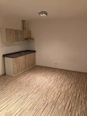 Pronájem bytu 1+kk, Počátky, Lipárecké nám., 31 m2