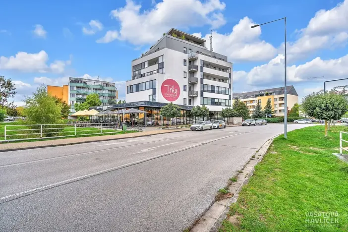 Pronájem bytu 2+kk, Hradec Králové, Ve Stromovce, 66 m2
