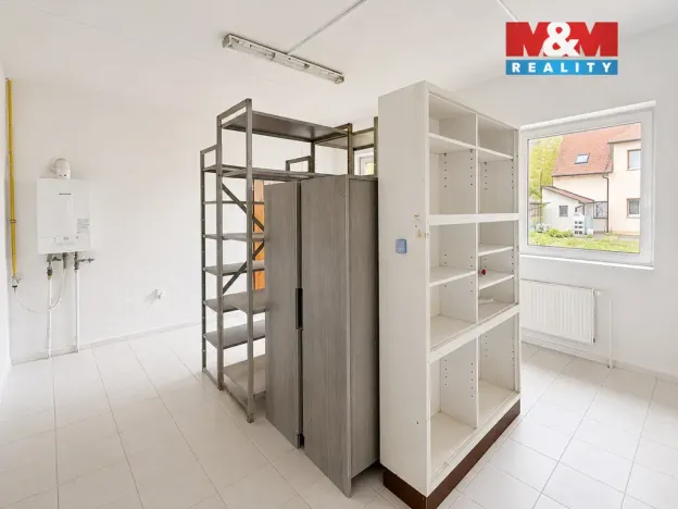 Pronájem obchodního prostoru, Praha - Horní Počernice, Náchodská, 230 m2