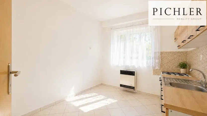 Pronájem bytu 1+1, Karlovy Vary - Stará Role, Závodu míru, 38 m2