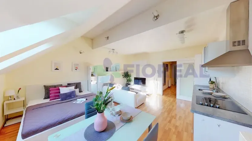 Pronájem bytu 1+kk, Praha - Vinohrady, Lublaňská, 41 m2