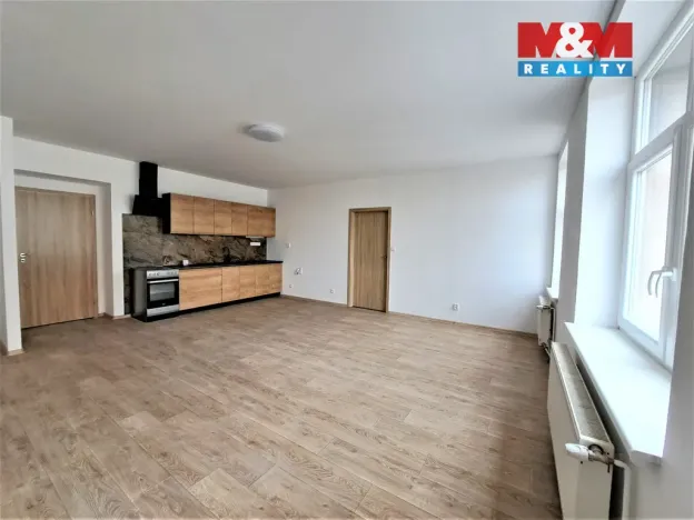 Pronájem bytu 2+kk, Lomnice nad Popelkou, Komenského, 65 m2