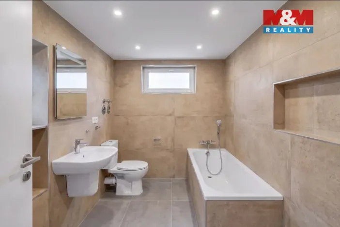 Prodej rodinného domu, Hovorčovice, Hlavní, 44 m2