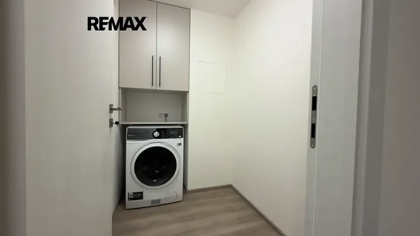 Pronájem bytu 2+kk, Praha - Libeň, Kotlaska, 59 m2
