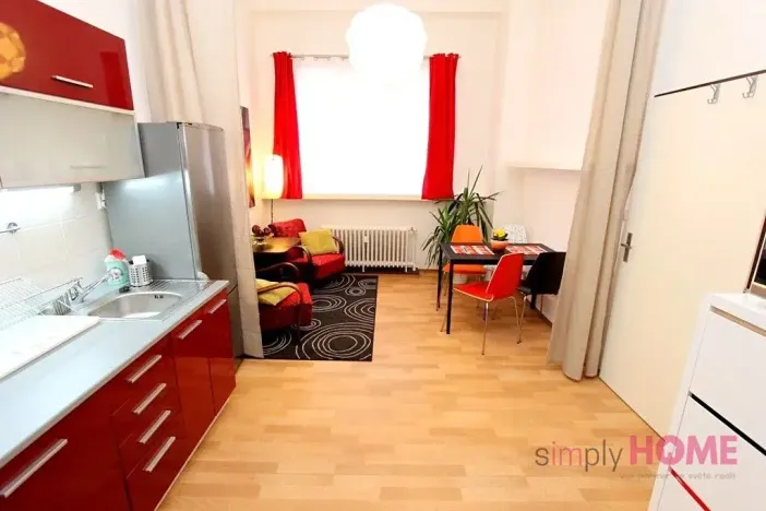 Pronájem bytu 2+kk, Praha - Karlín, Sokolovská, 40 m2