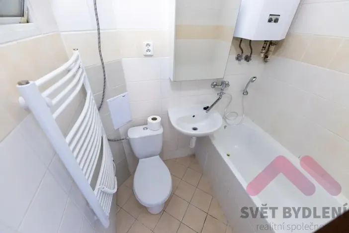 Pronájem bytu 1+kk, Praha - Vršovice, Tolstého, 27 m2