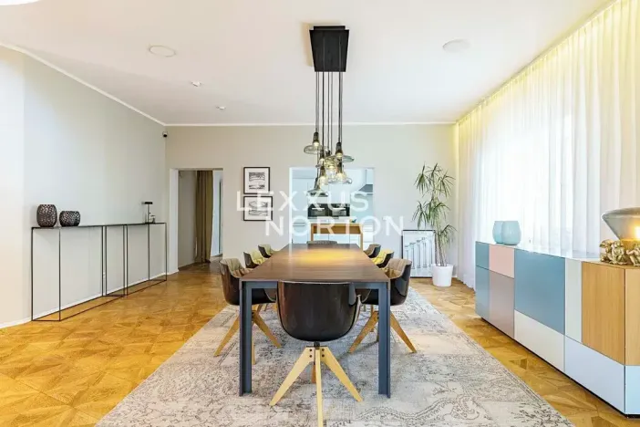 Pronájem vily, Praha - Dejvice, V Šáreckém údolí, 719 m2