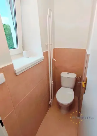 Pronájem bytu 2+1, Praha - Kobylisy, Vršní, 56 m2