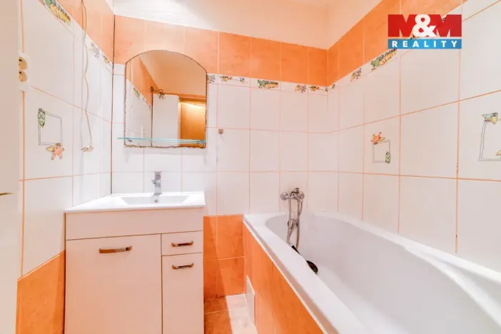 Prodej bytu 2+1, Tachov, Jabloňová, 61 m2