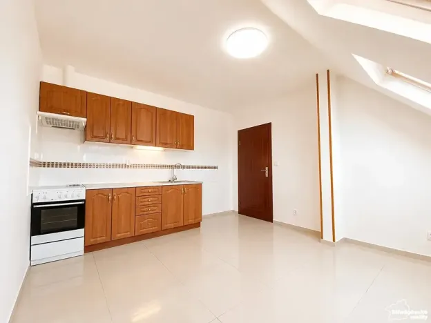 Pronájem bytu 1+kk, Praha - Hloubětín, V chaloupkách, 23 m2