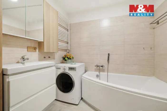Prodej bytu 3+1, Dymokury, Osvobození, 65 m2
