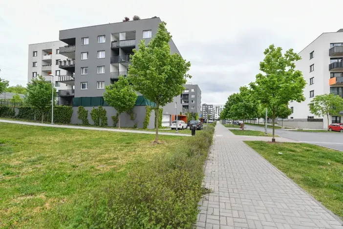 Pronájem bytu 3+kk, Praha - Vysočany, Strnadových, 78 m2